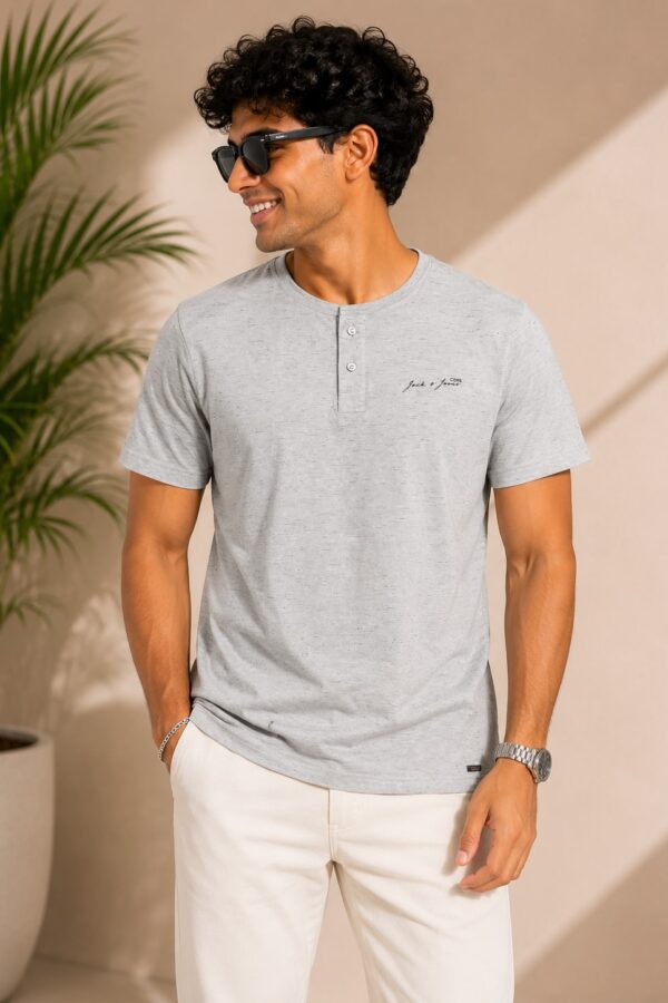 Round T-Shirt