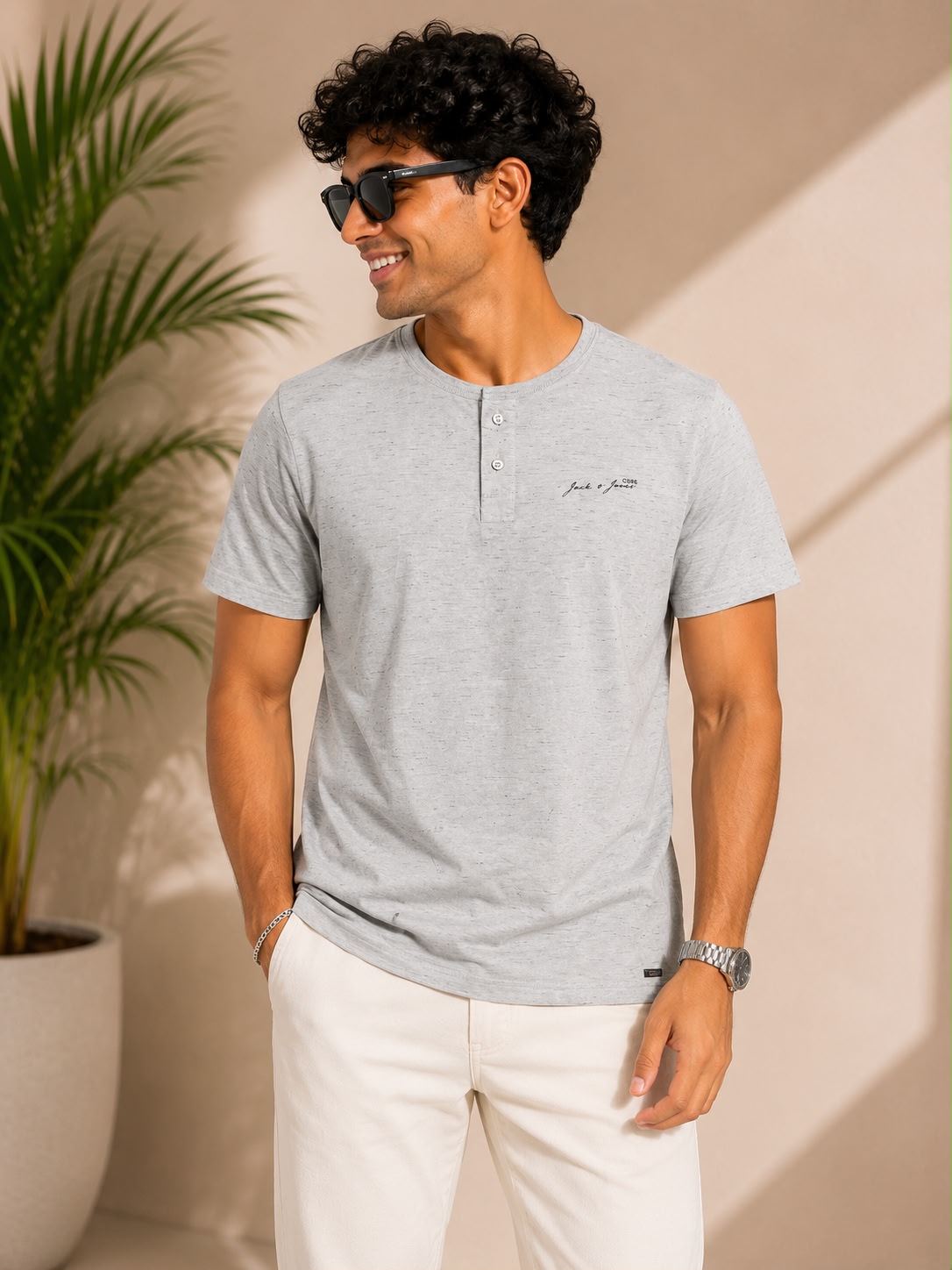 Round T-Shirt
